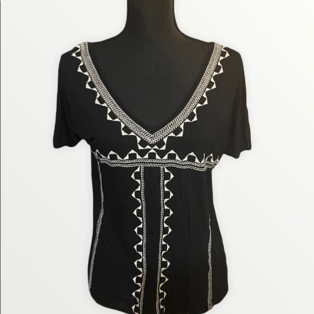 Old Navy Boho Embroidered T-Shirt | EUC | Size XS